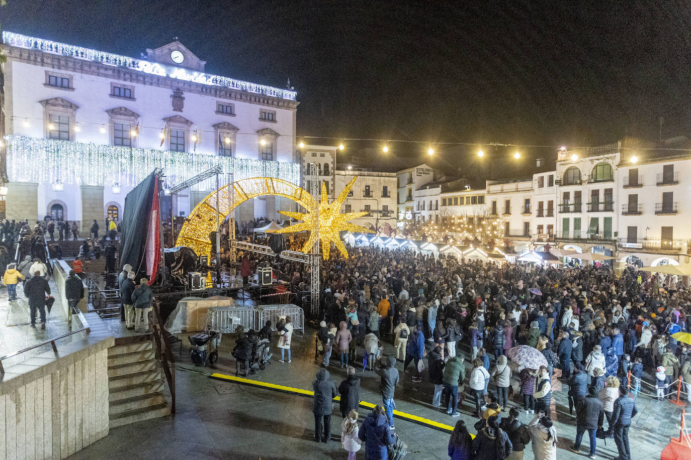 Cáceres enciende su Navidad | Imágenes