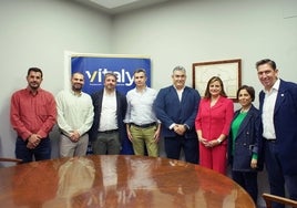 Representantes de Vítaly, de Sinergias 3 y de Previmás tras cerrarse las operaciones de compra.