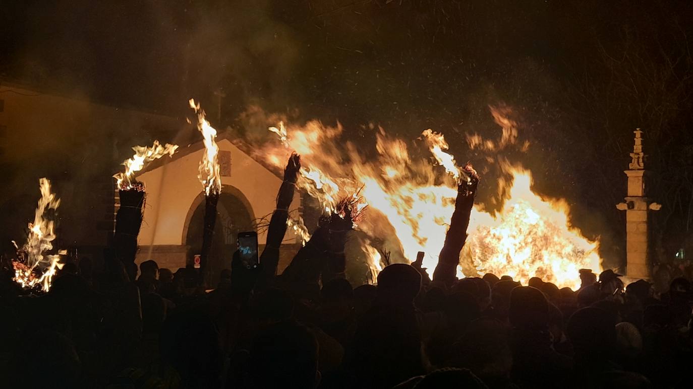 Los Escobazos, en imágenes