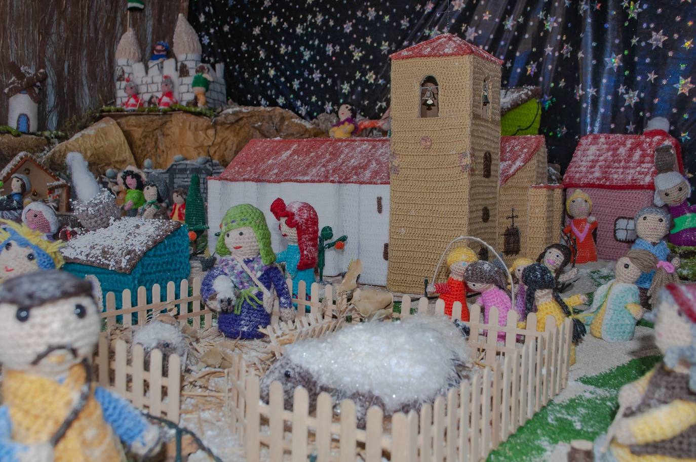 Belén de ganchillo en Casas de Miravete