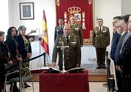 El coronel Lunar Bravo tomando posesión del cargo de subdelegado de Defensa en Cáceres.