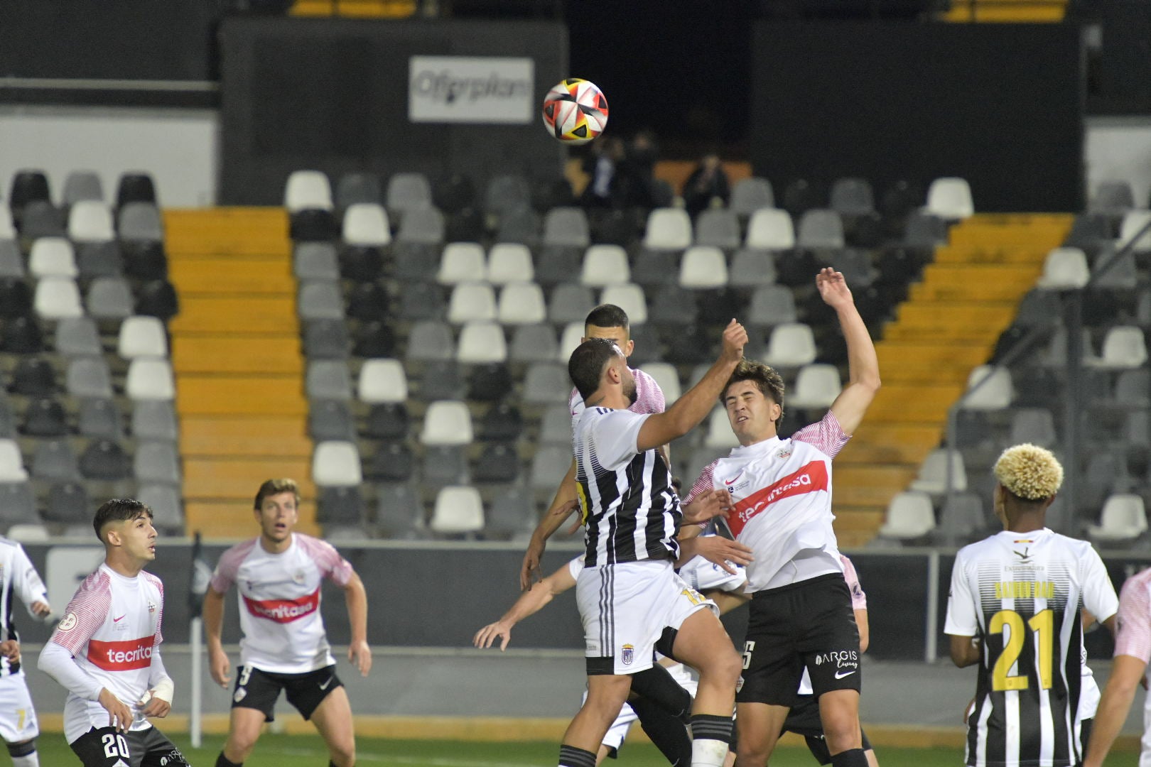 El CD Badajoz despide el año sin goles en el Nuevo Vivero