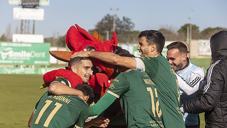 Un parón inoportuno en la reacción del Cacereño