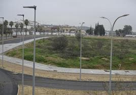 Parcela en la que irá ubicado el nuevo Mercadona en Badajoz, en la carretera de Olivenza.