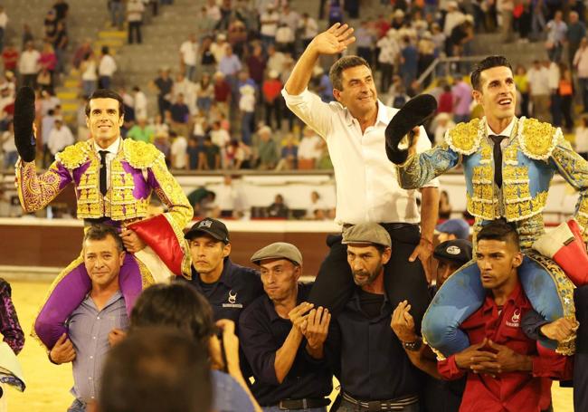 Los diestros extremeños De Justo y Talavantes, a hombros en Cali.