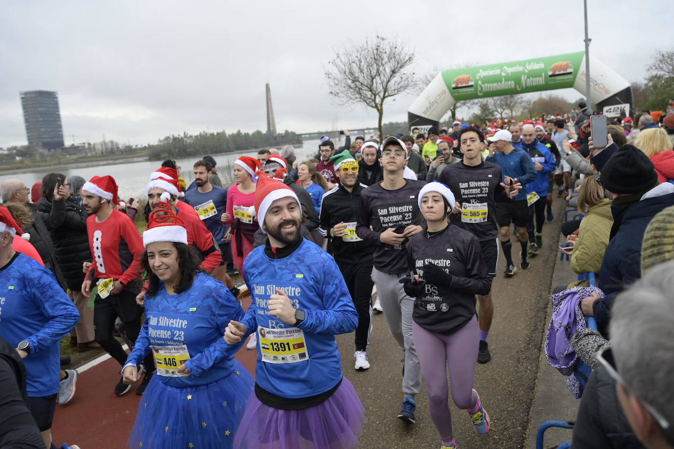 Búscate en las imágenes de la San Silvestre de Badajoz (I)