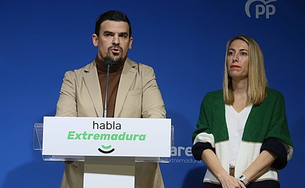 Santi Amaro y María Guardiola en la presentación oficial de esta mañana. 