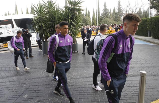 Jugadores del Real Madrid a su llegada al V Centenario.