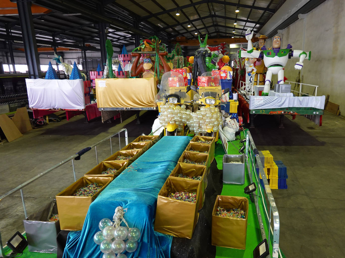 Fotos: Así serán las carrozas que participarán en la cabalgata de Badajoz