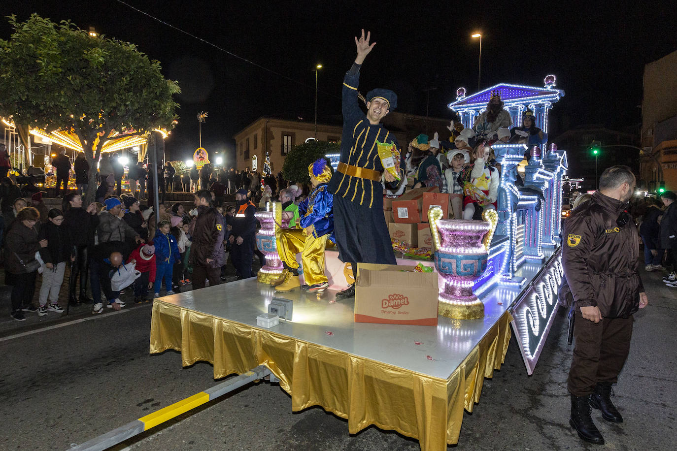 Melchor, Gaspar y Baltasar en la Plaza Mayor de Plasencia. 