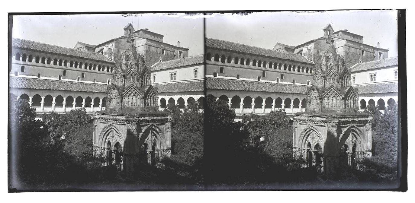 Todas las imágenes del Conde de Polentinos son dobles, al ser fotos estereoscópicas.