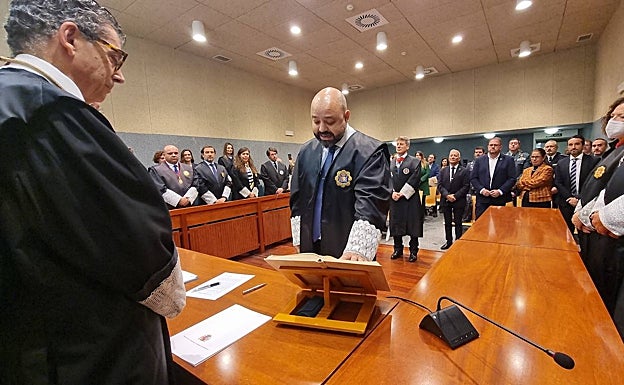 Francisco Ortega jura su cargo como fiscal jefe de la Fiscalía de Área de Mérida. 