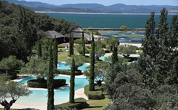 El complejo turístico de Valdecañas tiene zonas construidas. 