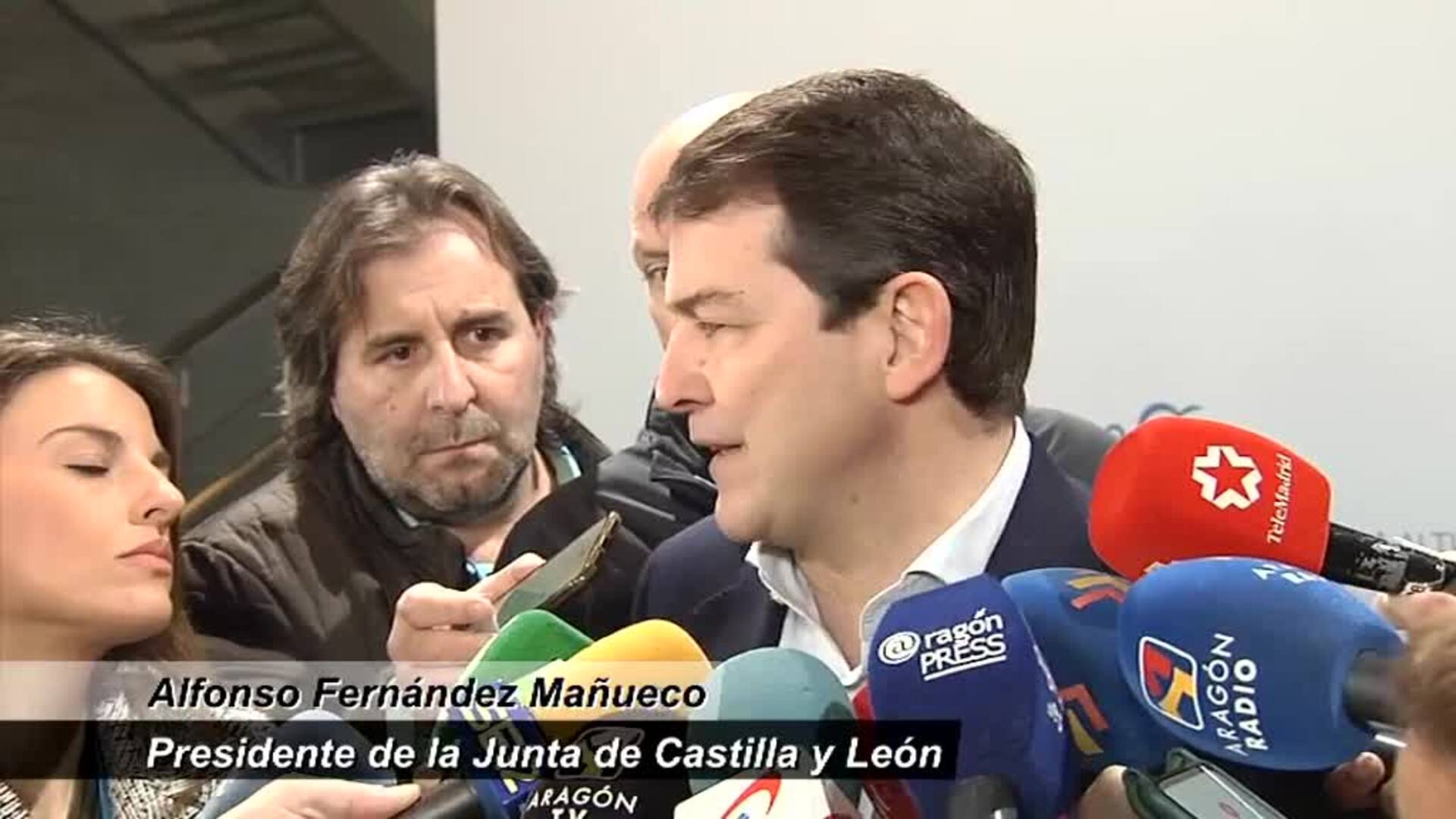 Mañueco desmiente a Vox sobre la obligatoriedad de sus medidas autonómicas en casos de aborto