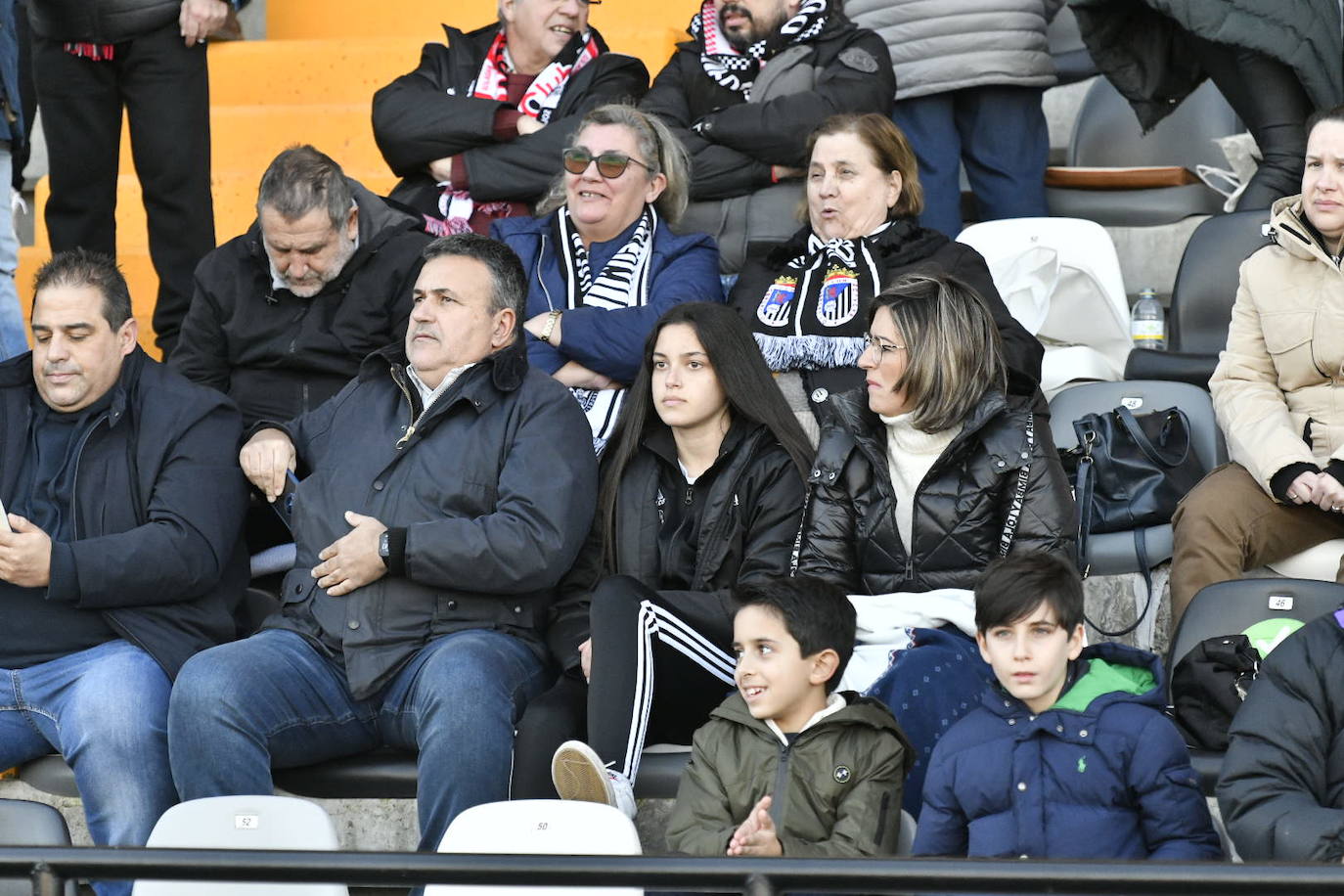 Fotos: Búscate en las gradas del Nuevo Vivero en el partido Badajoz-Talavera