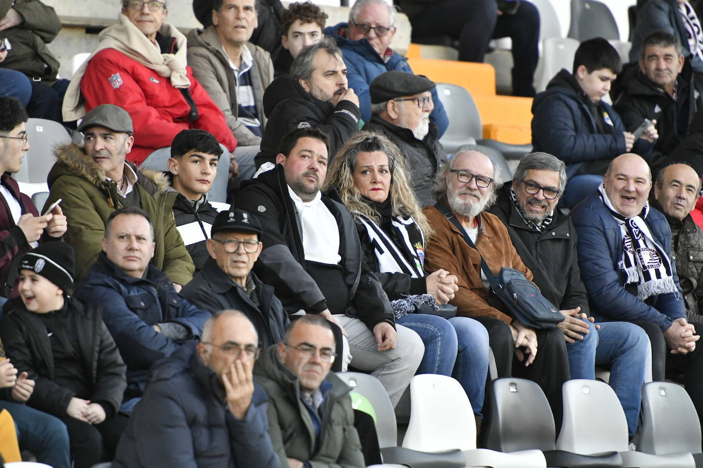 Fotos: Búscate en las gradas del Nuevo Vivero en el partido Badajoz-Talavera