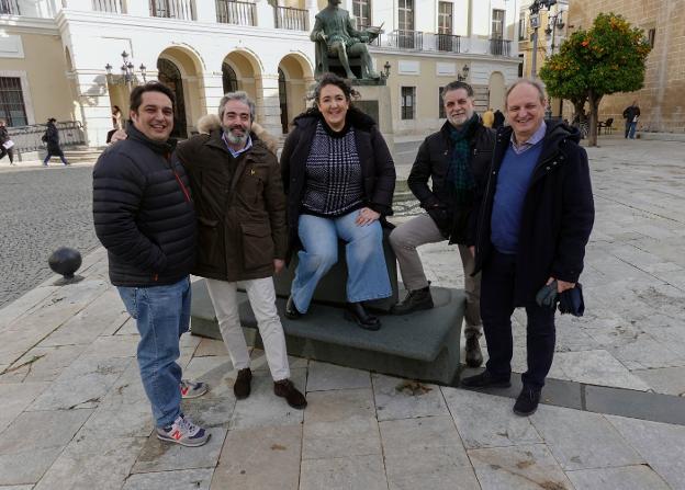 Presentación ayer de los miembros del jurado. 