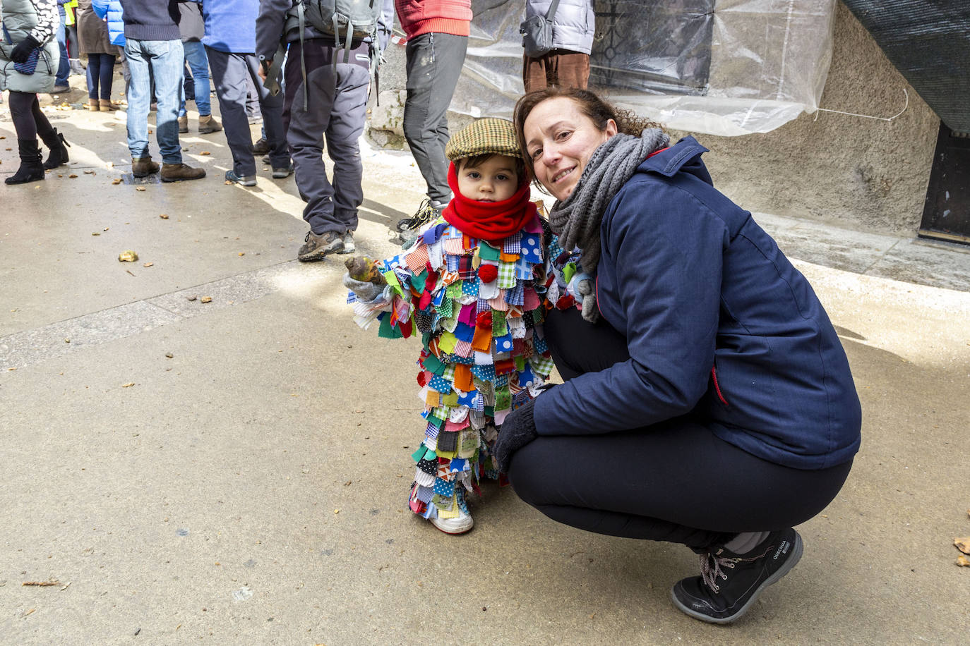 Fotos: Fiestas de Extremadura: Jarramplas vuelve a recibir una lluvia de nabos en Piornal