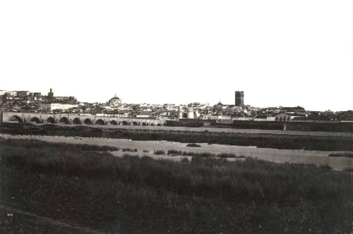 La imagen de Badajoz está basada en otra fotografía de Jean Laurent.