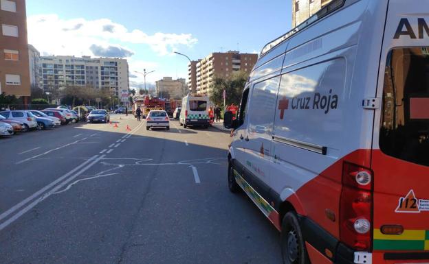 Equipos de emergencias en el lugar del suceso.