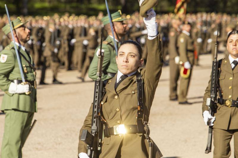 Fotos: Multitudinaria Jura de Bandera en el Cefot de Cáceres