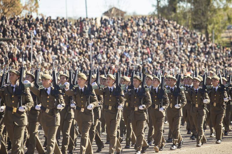 Fotos: Multitudinaria Jura de Bandera en el Cefot de Cáceres
