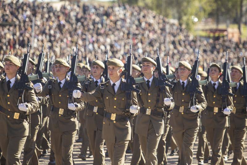 Fotos: Multitudinaria Jura de Bandera en el Cefot de Cáceres