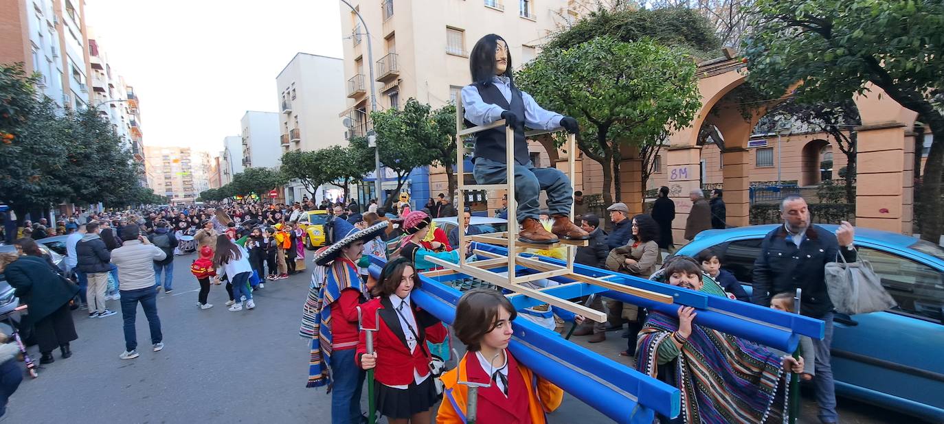Fotos: Las Candelas ya calientan el Carnaval de Badajoz en Santa Marina