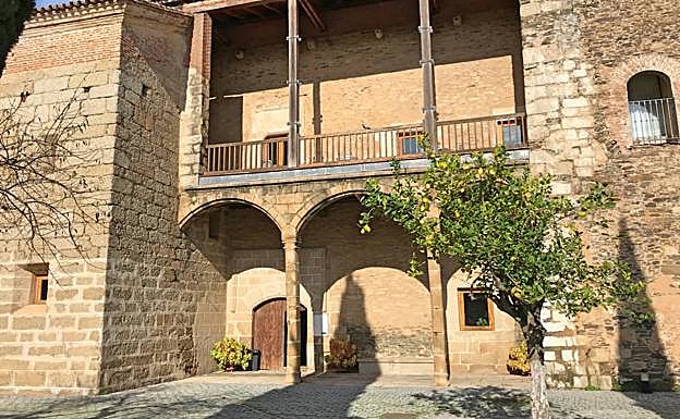 Imagen principal - Algunos detalles de Torre de Floripes.