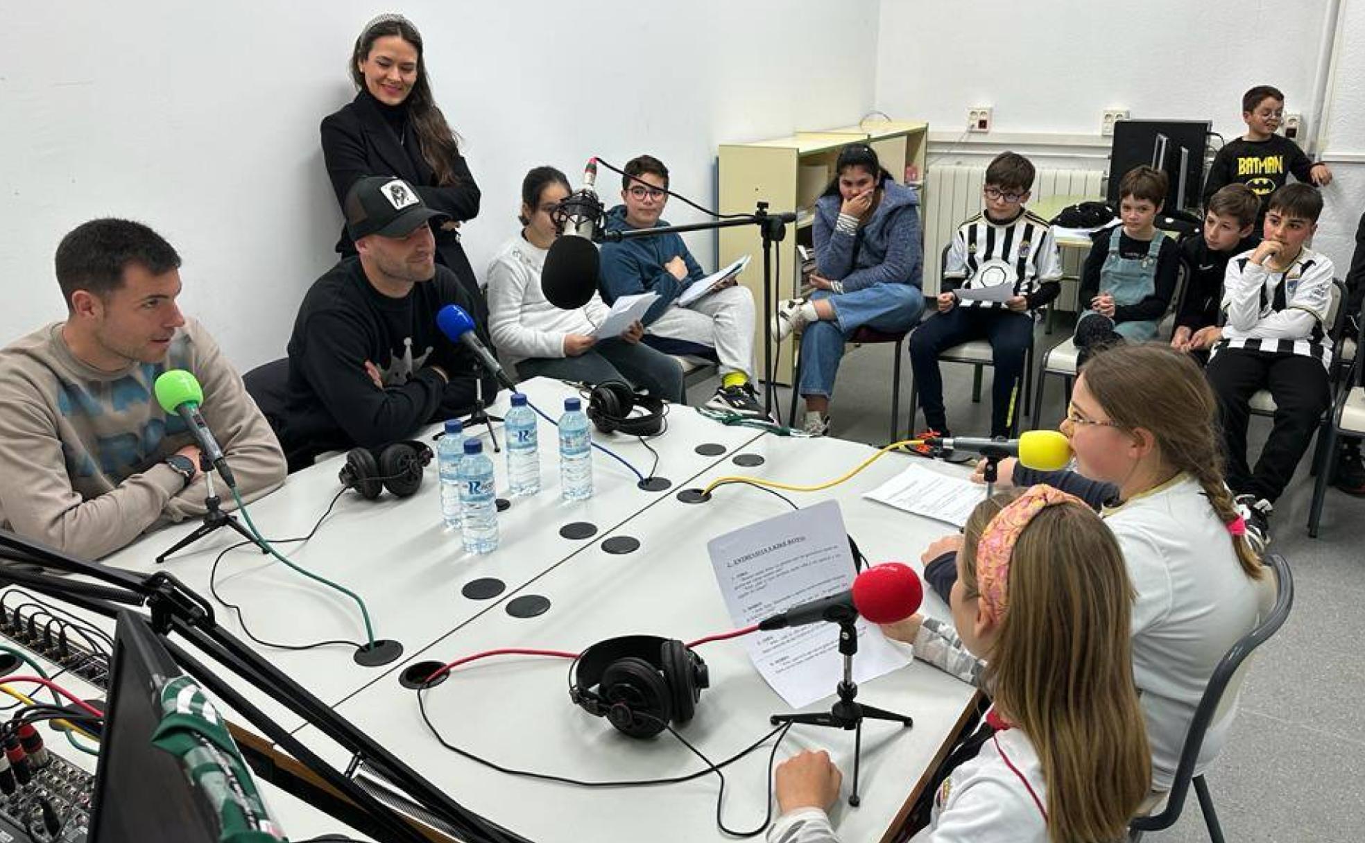 Entrevista de alumnos del Lope de Vega a jugadores del Badajoz. 