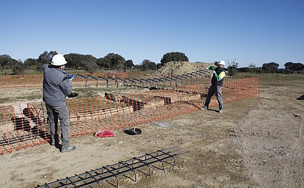 Trabajos para el nuevo albergue este viernes. 