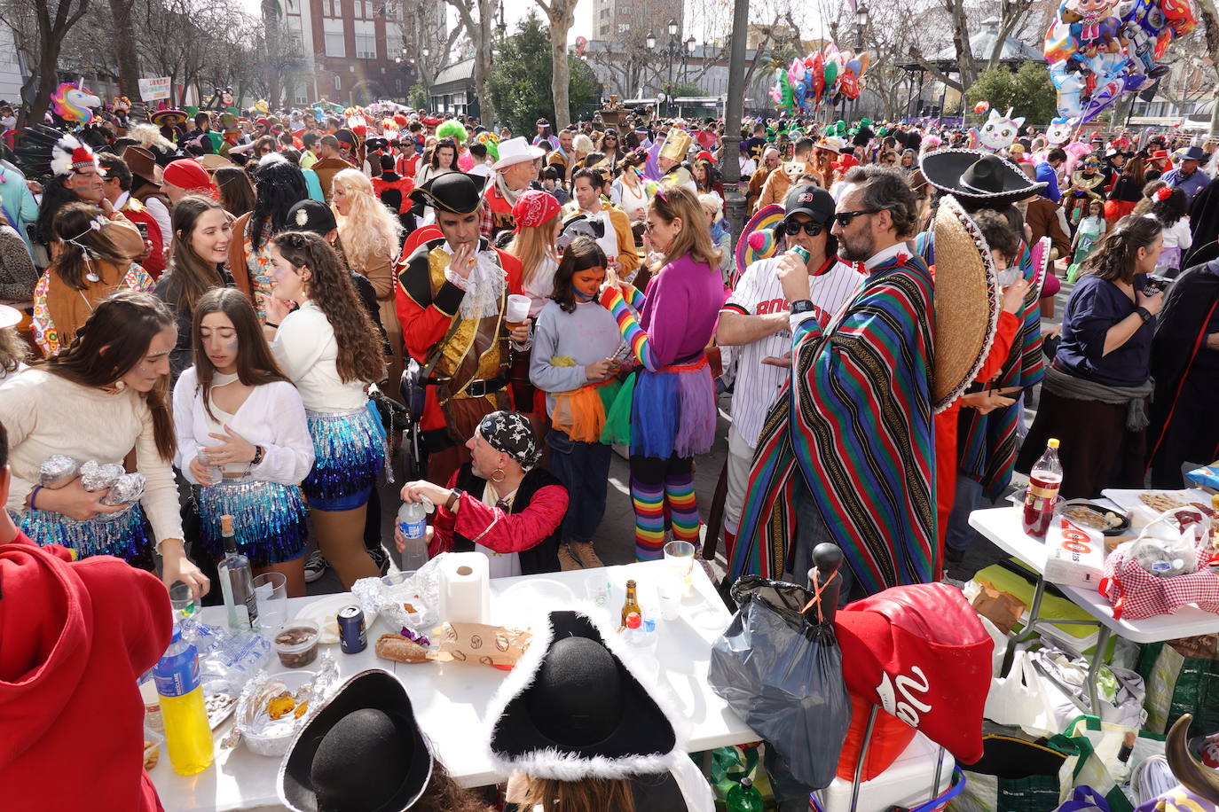 Fotos: Así celebra Badajoz su sábado de Carnaval