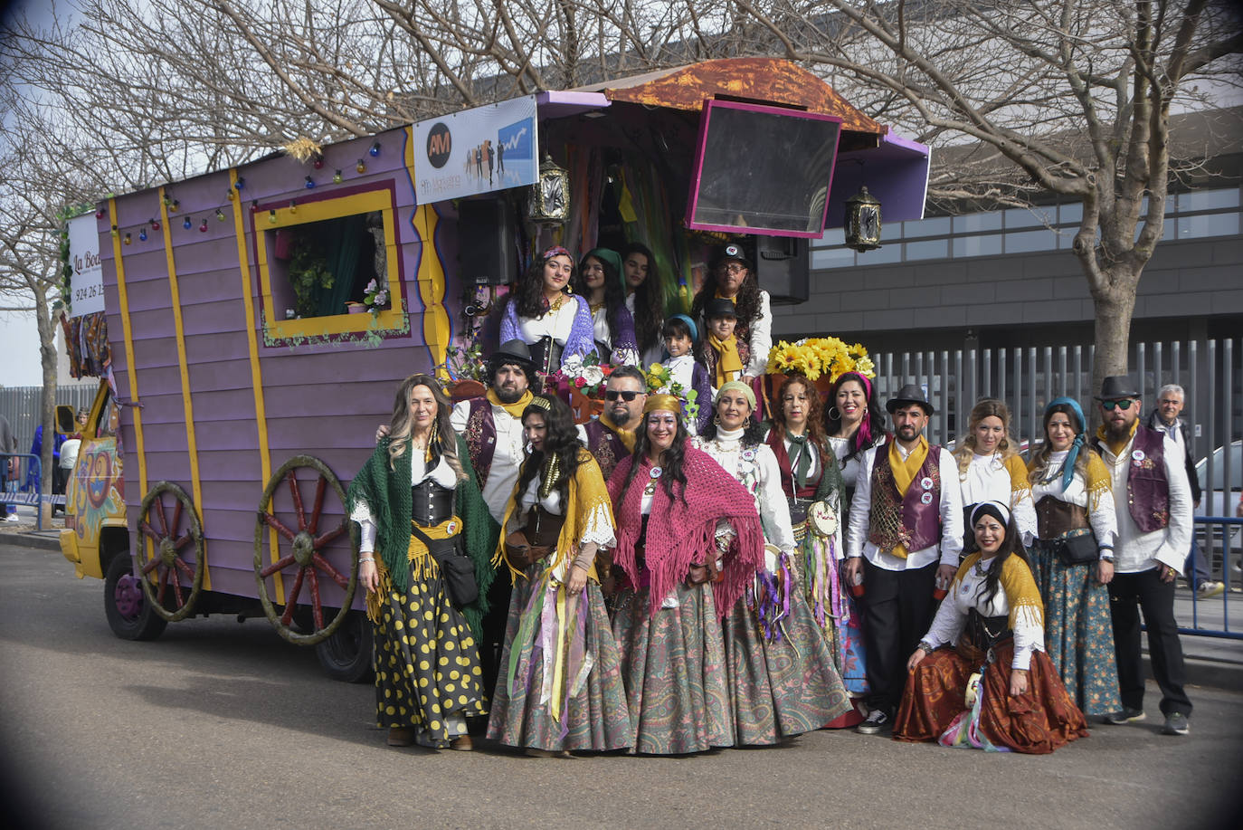 Fotos: Imágenes del desfile de artefactos del Carnaval de Badajoz