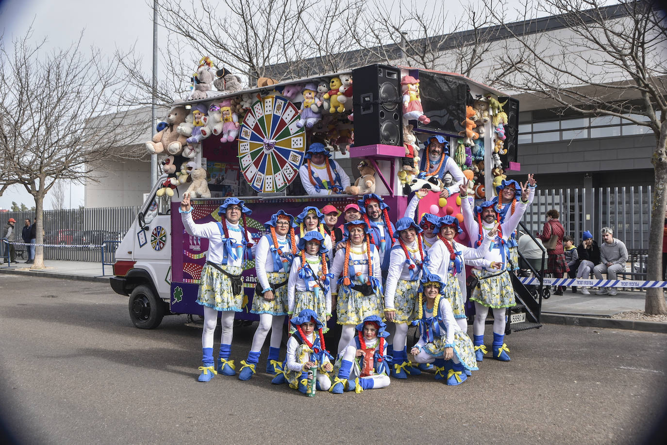 Fotos: Imágenes del desfile de artefactos del Carnaval de Badajoz