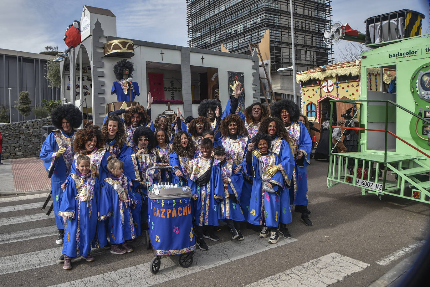 Fotos: Imágenes del desfile de artefactos del Carnaval de Badajoz