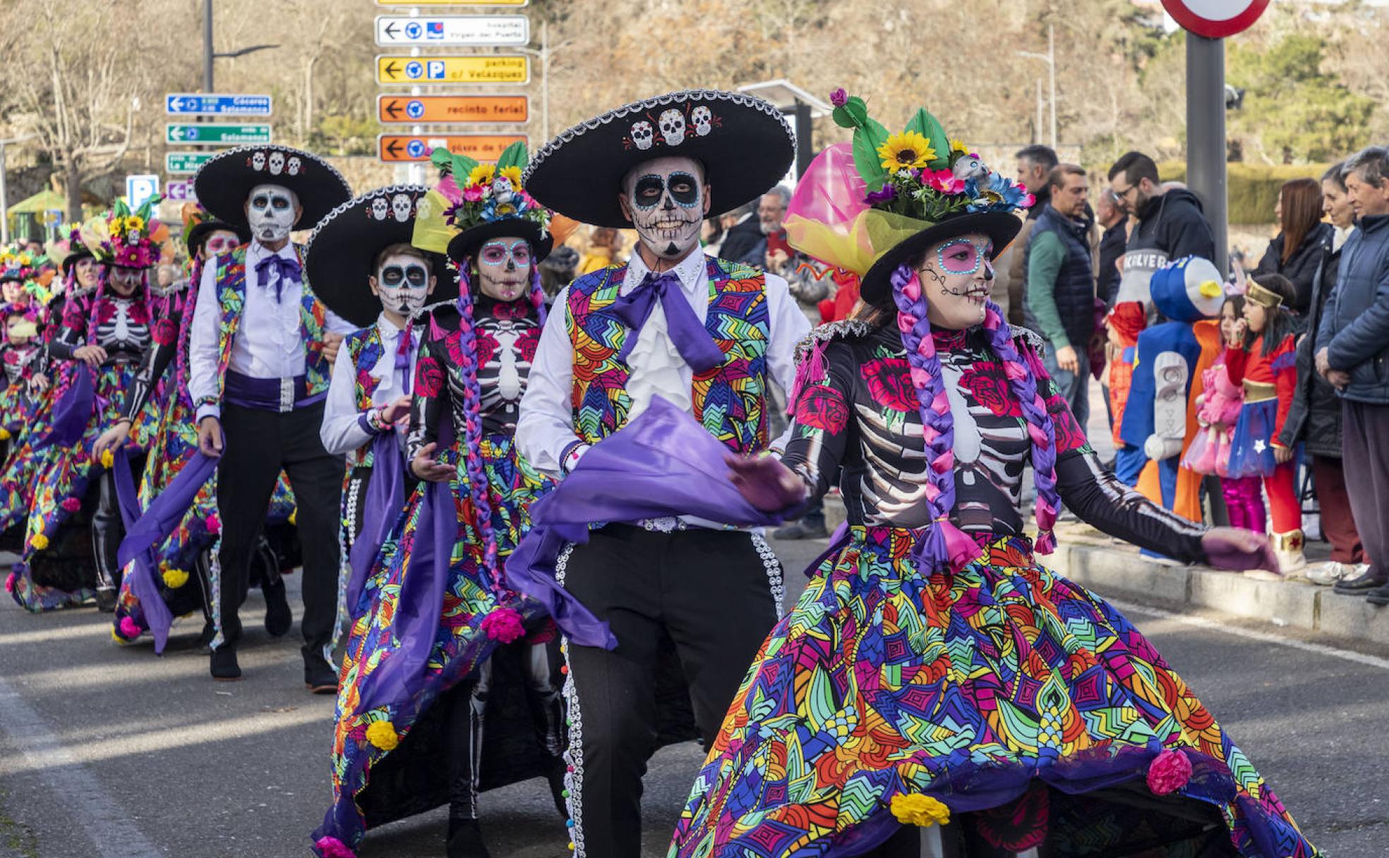 Las catrinas de 'Al fondo hay sitio' reivindican el fin de la violencia contra las mujeres. 