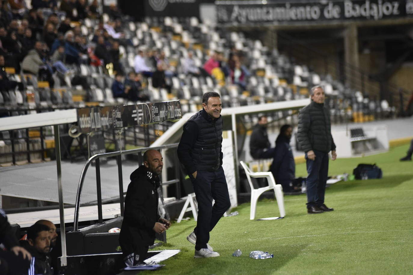 Fotos: Imágenes del partido entre el Badajoz y el Sanse