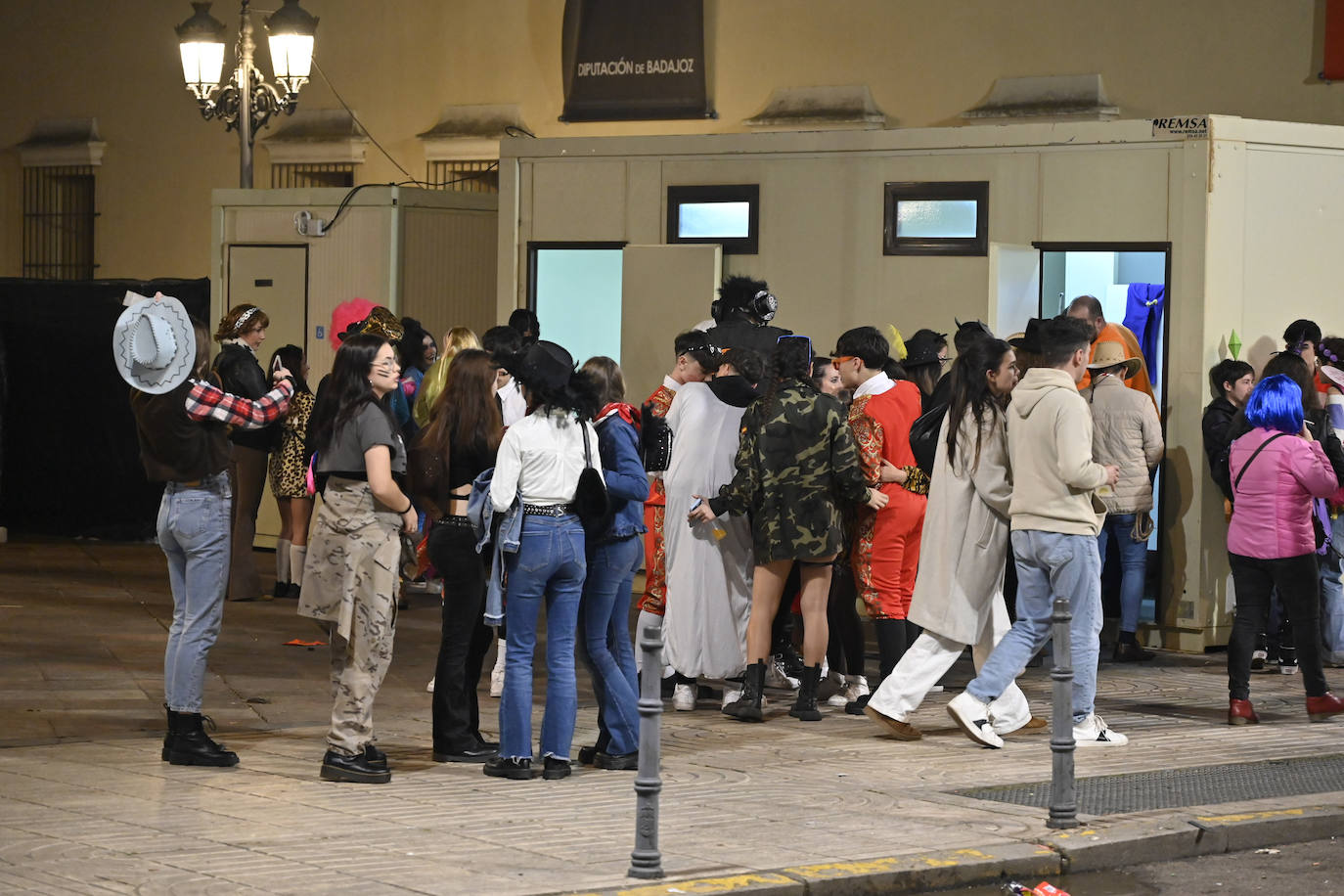 Fotos: Así se vive el lunes de carnaval en Badajoz