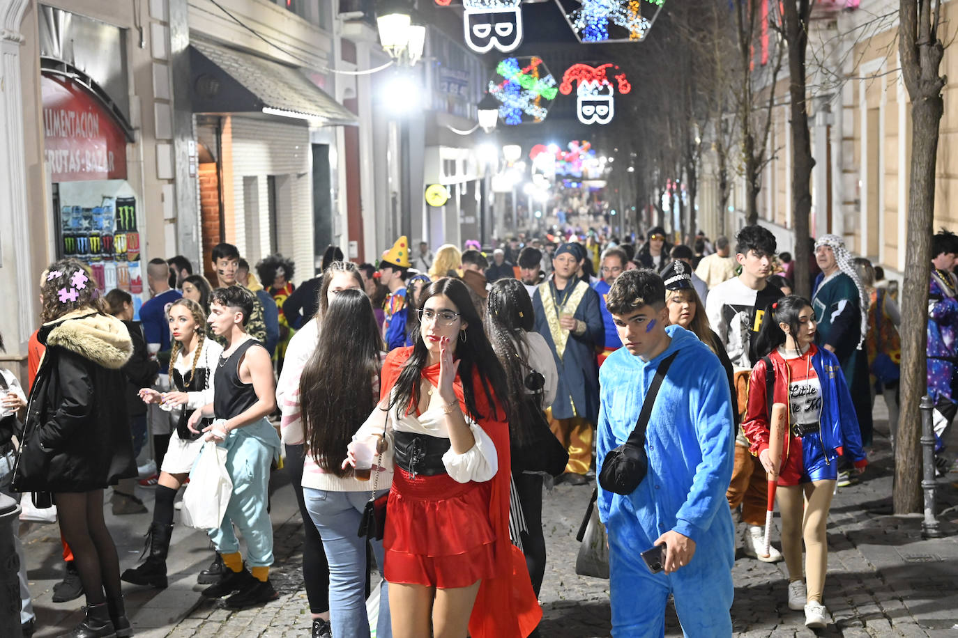 Fotos: Así se vive el lunes de carnaval en Badajoz