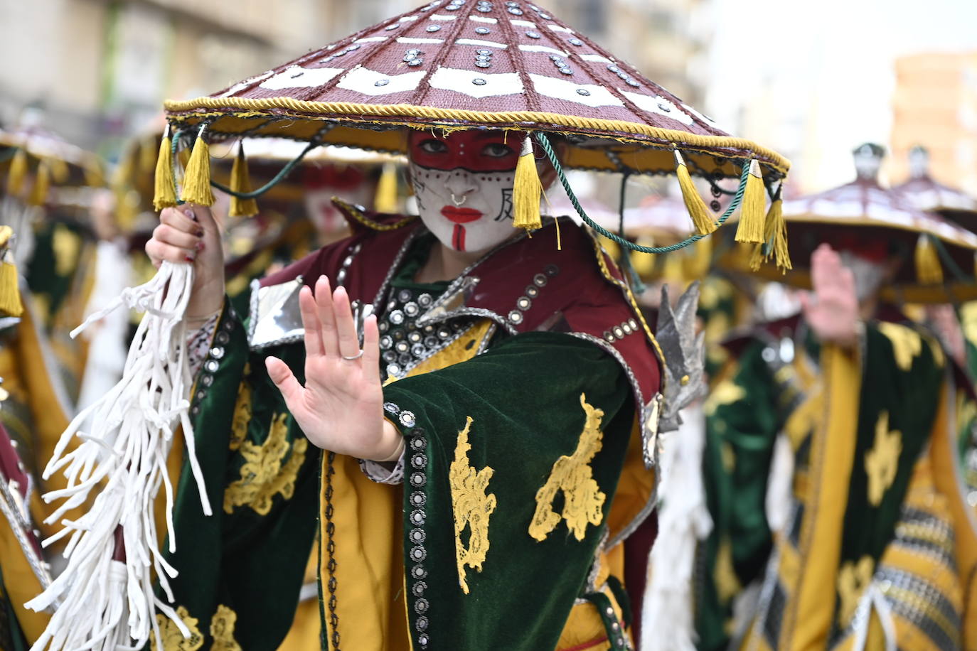 Fotos: Badajoz | San Roque acoge el tradicional Entierro de la Sardina y el desfile de comparsas del martes de Carnaval