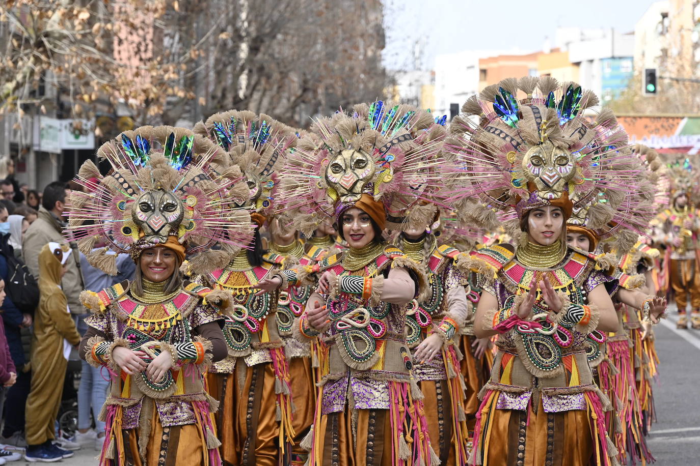 Fotos: Badajoz | San Roque acoge el tradicional Entierro de la Sardina y el desfile de comparsas del martes de Carnaval