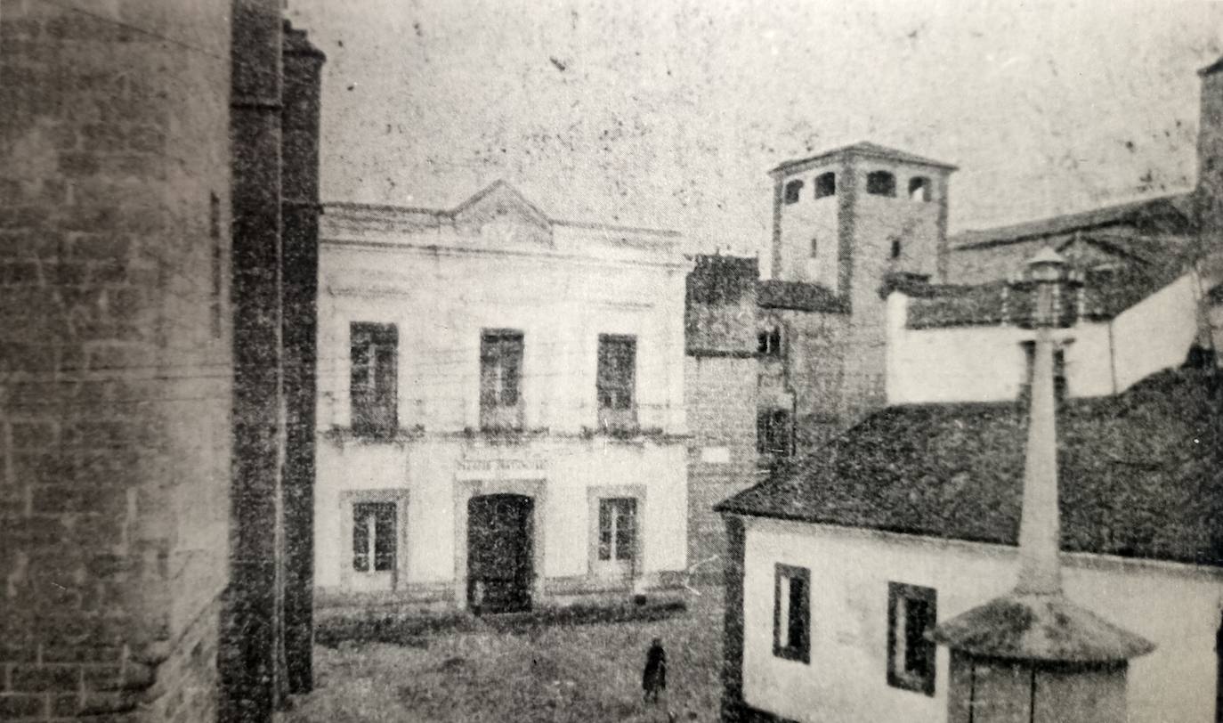 El edificio de la Diputación donde cenaron los reyes de España y Portugal el 8 de octubre de 1881 y unas cien personas más. La imagen es de 1924.