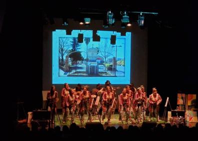 Imagen secundaria 1 - Algunas de las chirigotas participantes. 