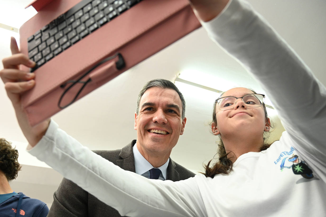 Fotos: Pedro Sánchez visita el colegio Lope de Vega de Badajoz