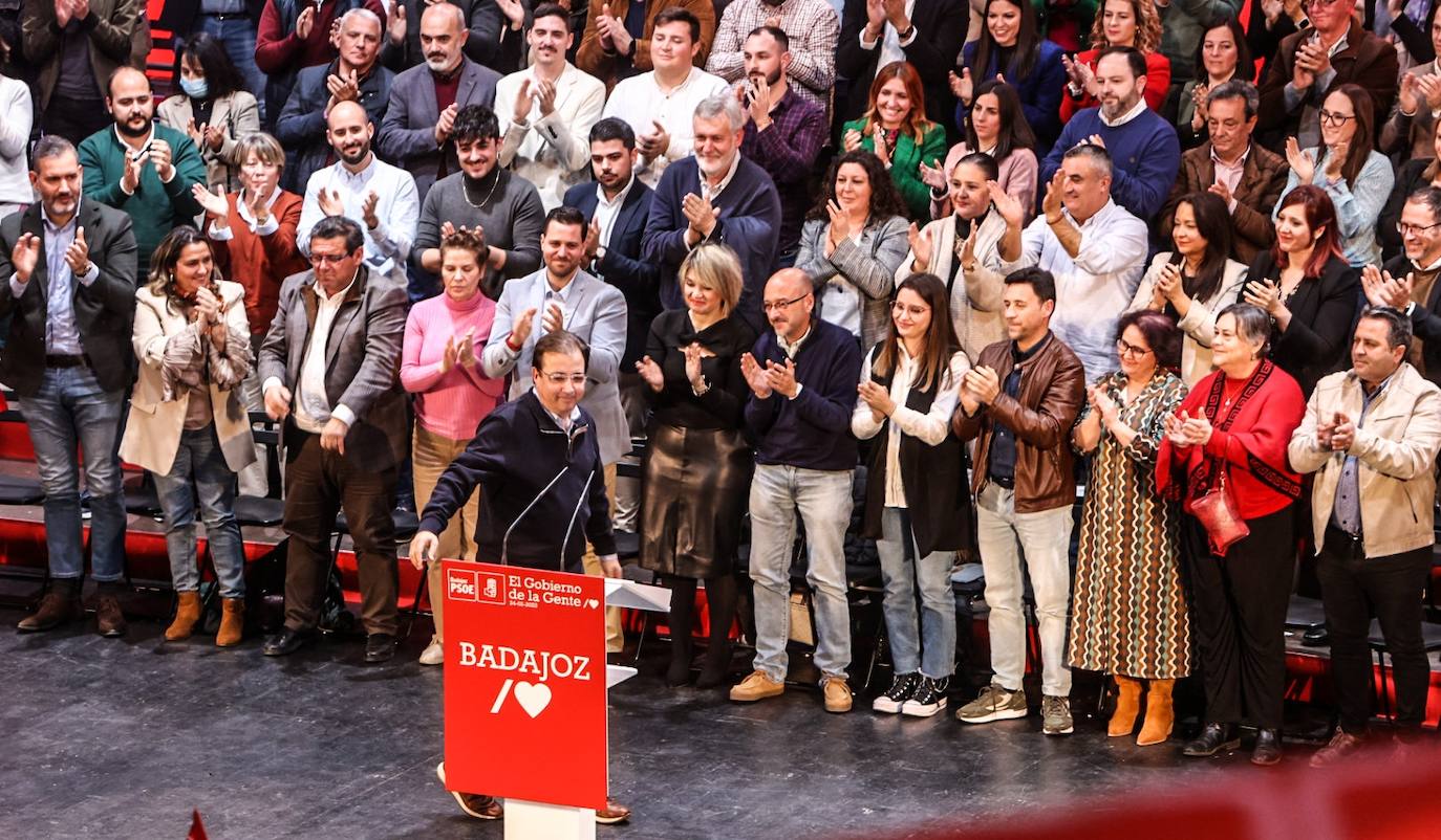 Fotos: Acto político de Pedro Sánchez en Badajoz