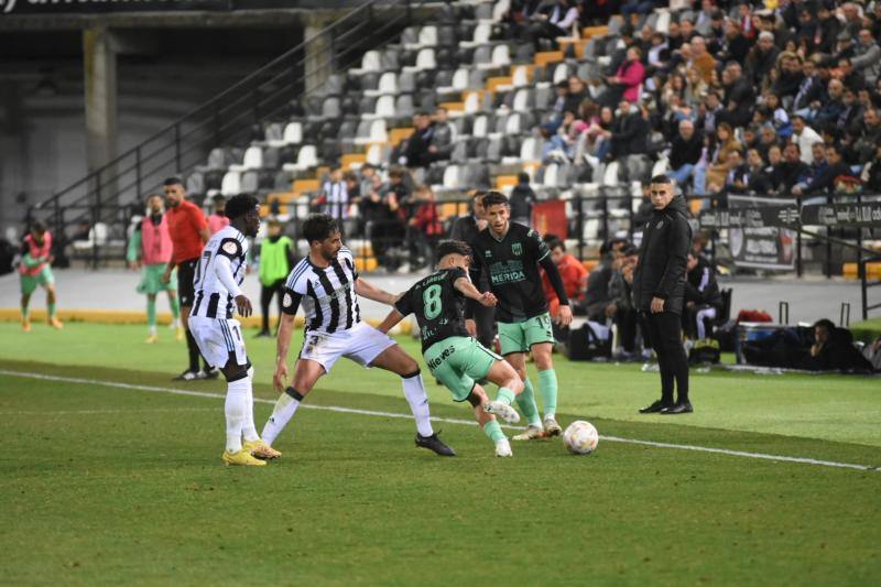 Fotos: Las mejores imágenes del derbi Badajoz-Mérida