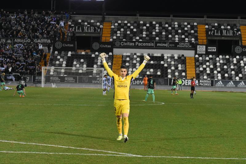 Fotos: Las mejores imágenes del derbi Badajoz-Mérida