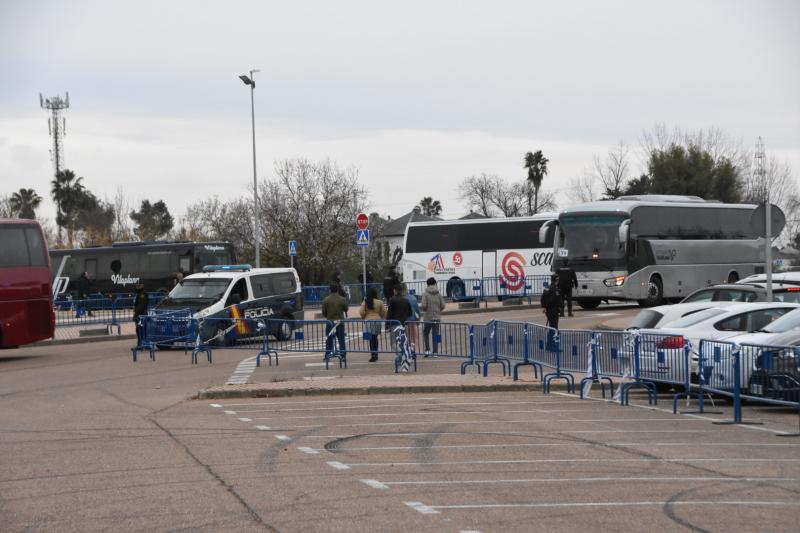 Fotos: Ambiente previo al derbi Badajoz-Mérida 