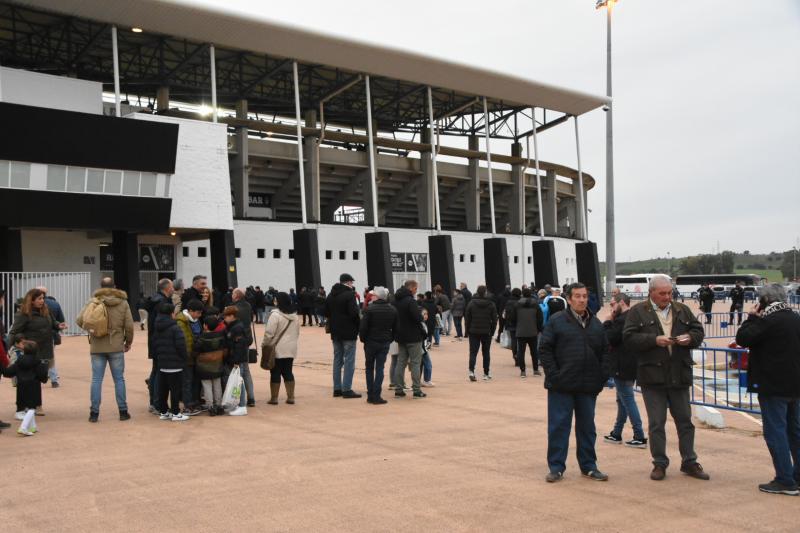 Fotos: Ambiente previo al derbi Badajoz-Mérida 