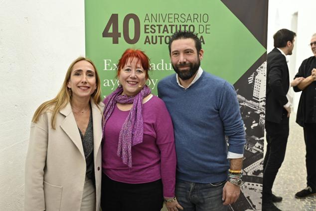 Teresa Durán, Marilé Calvo y José Luis Durán. Madre e hijos. 